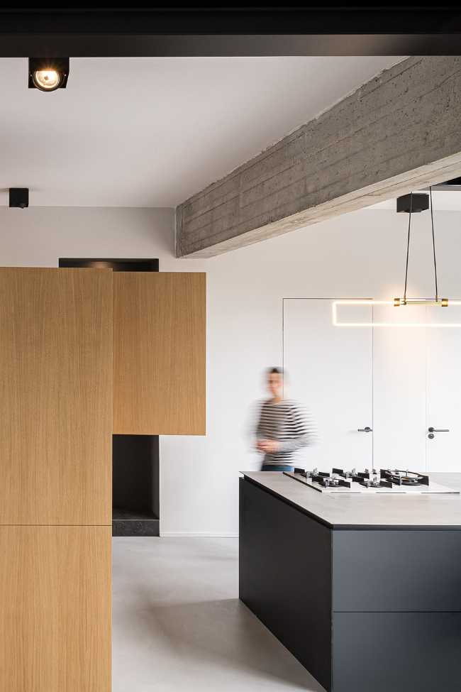 cucina finitura nero mobile in legno