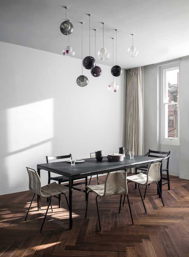 Sala da pranzo in legno di noce