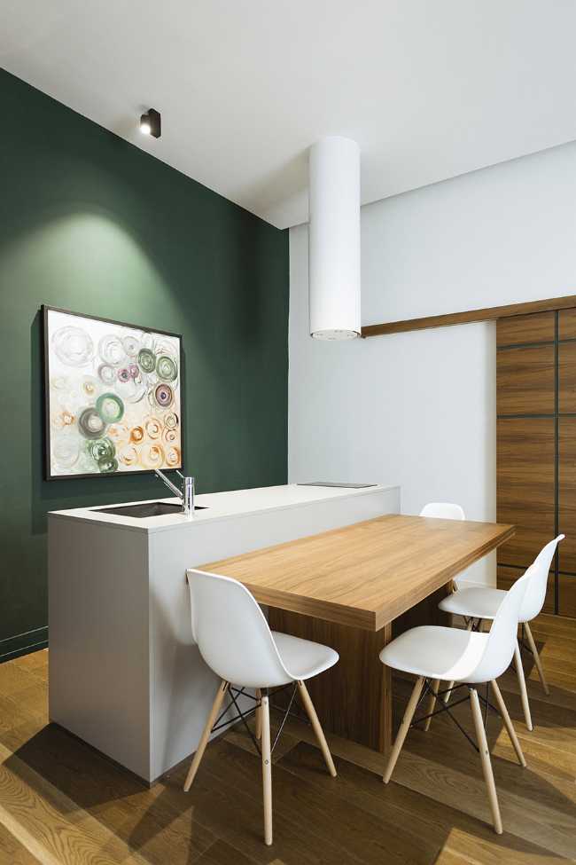 Mini cucina con tavolo