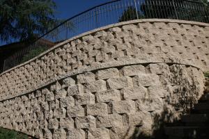 Muro di contenimento