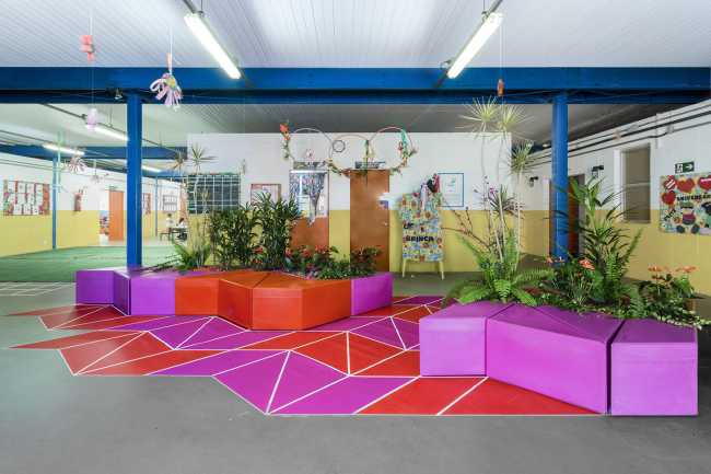 Sedute rosse e fucsia