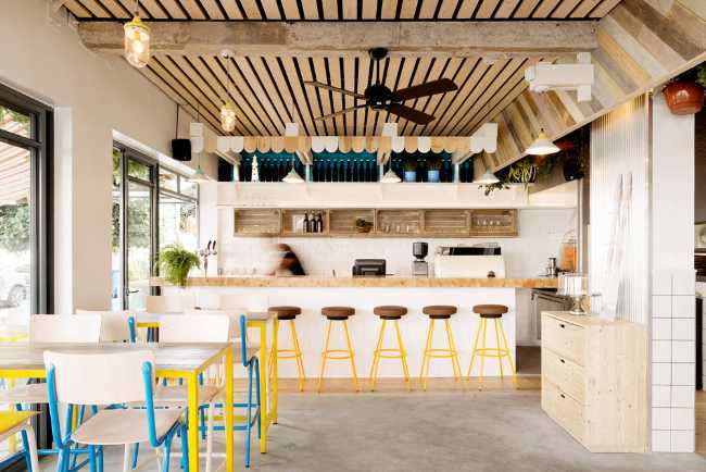 Interno bar in legno