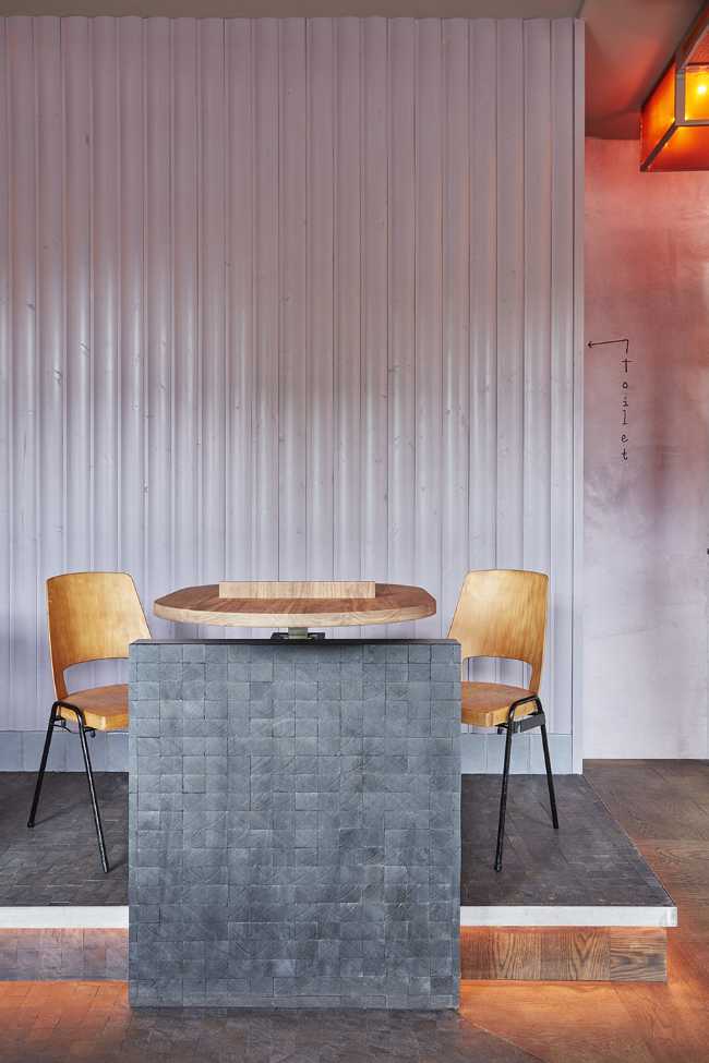 pietra legno e ceramica per i rivestimenti