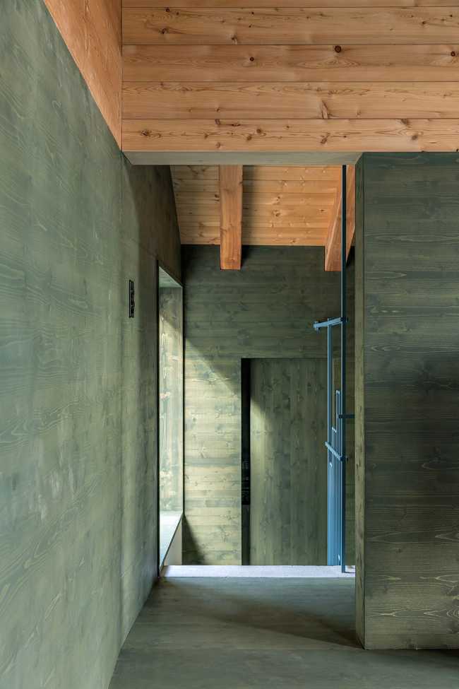 Interno chalet verde e legno