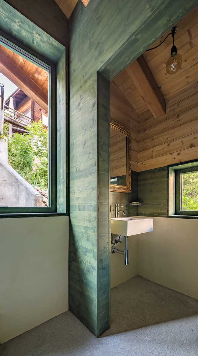 Interno chalet verde e legno