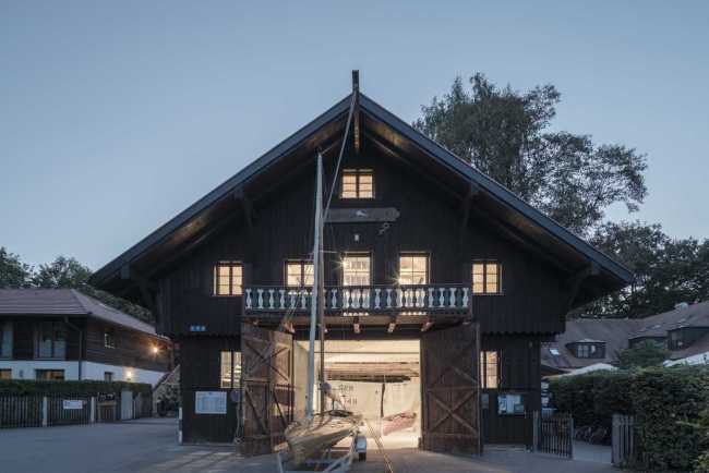 Rimessa per le barche in legno