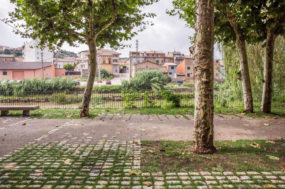Viale con ciottoli e cemento