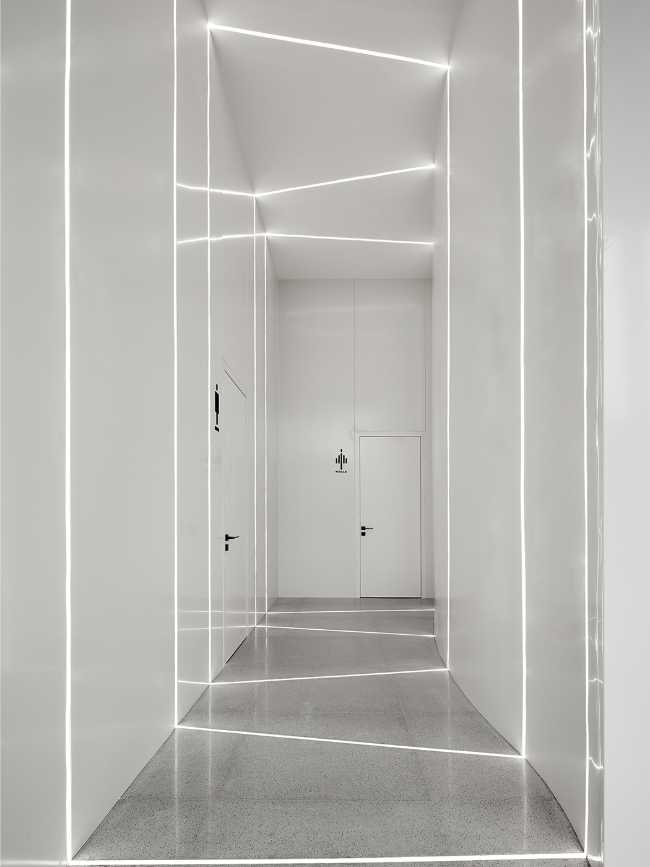 tagli di luce in verticale e orizzontale