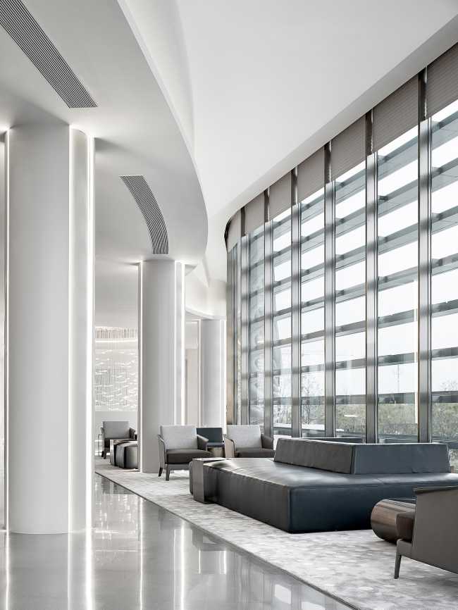 vetrata arredi imbottiti pelle