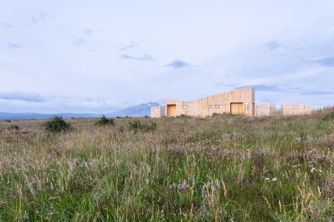 AKA Patagonia: harmony in wood between glaciers and Chilean landscapes