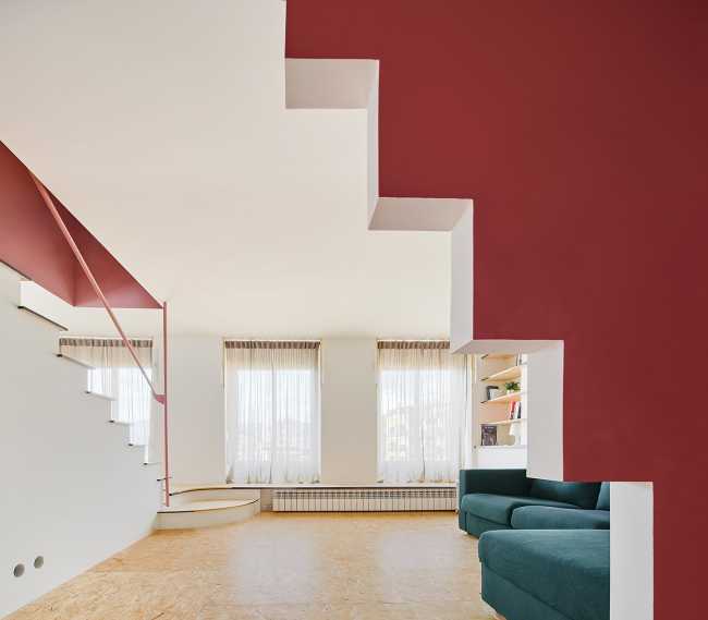 scala rosa pastello pavimento OSB piattaforma geometrie