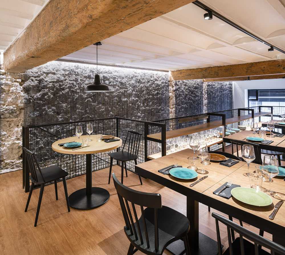 ristorante rivestimento facciata ceramica bianca
