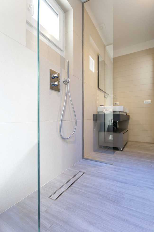 Bagno doccia vetro rivestimenti pavimenti Iris ceramica Active Clean Air & Antibacterial Ceramic™