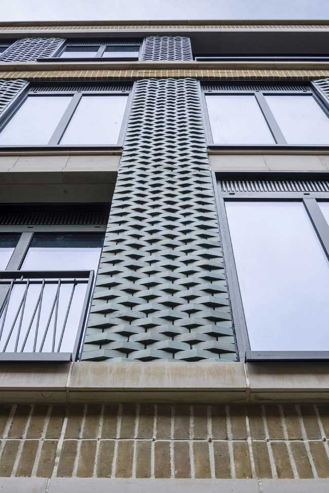 Dettaglio facciata piastrelle verdi