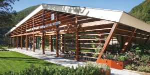 Struttura direzionale in legno
