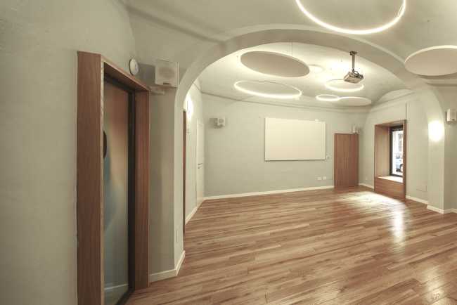 Centro polifunzionale interni in legno