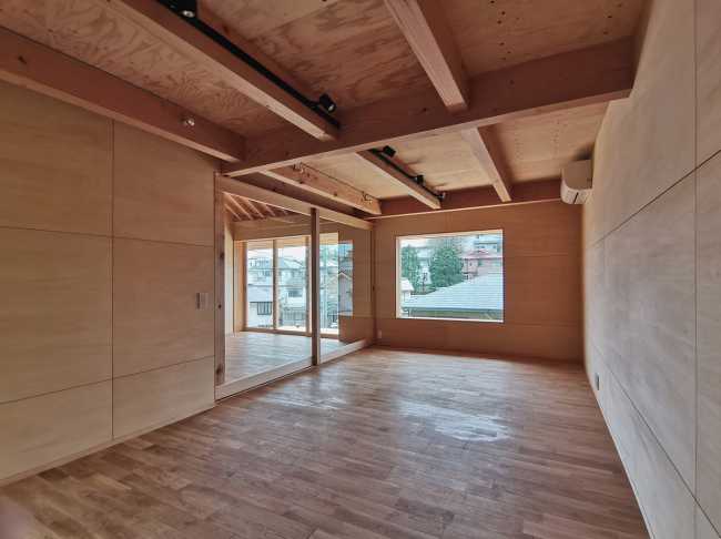 Casa en Higashi-Ikoma: elegante residencia de madera