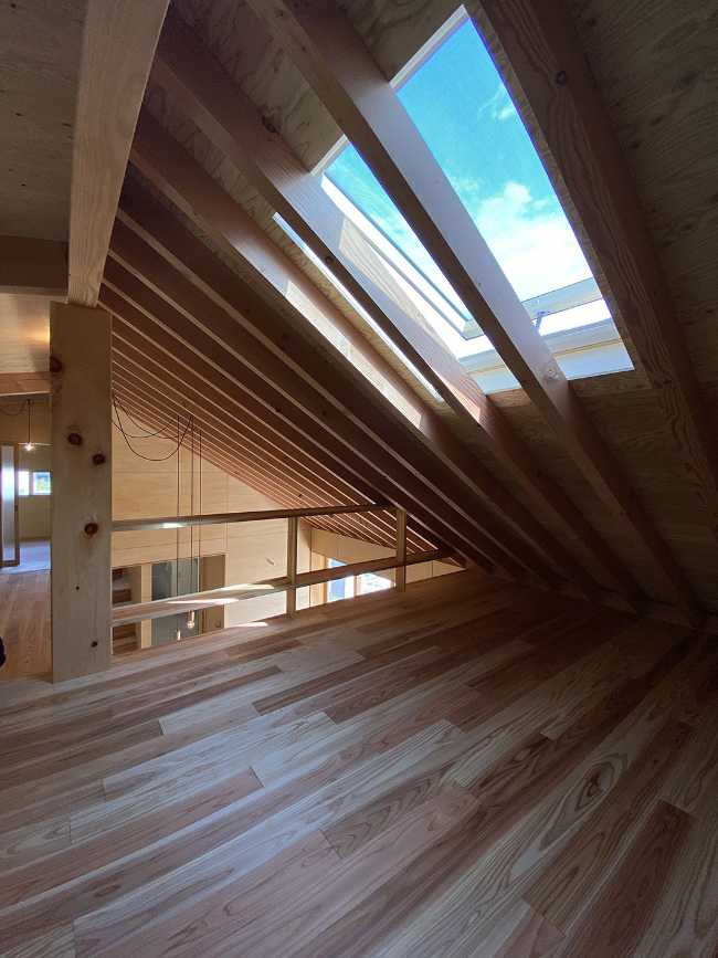 Casa en Higashi-Ikoma: elegante residencia de madera