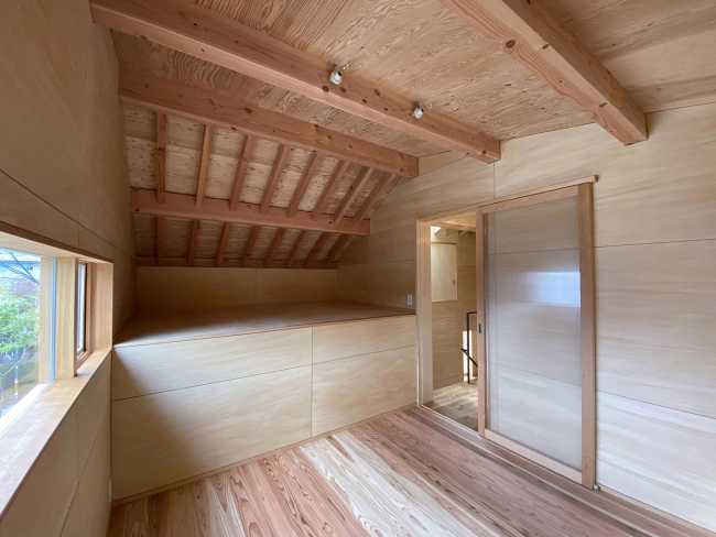 Casa en Higashi-Ikoma: elegante residencia de madera