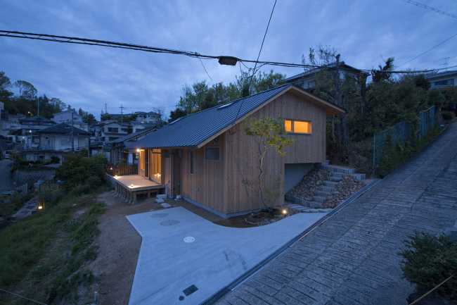 Casa en Higashi-Ikoma: elegante residencia de madera