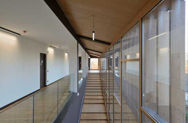 Polo scolastico Castel Cerreto LignoAlp e De8 Architetti