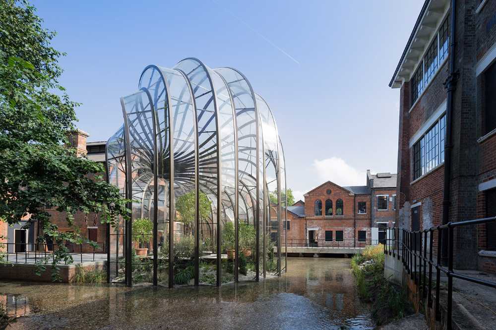 Bâtiments historiques abandonnés transformés en distillerie. Une expérience authentique pour les visiteurs