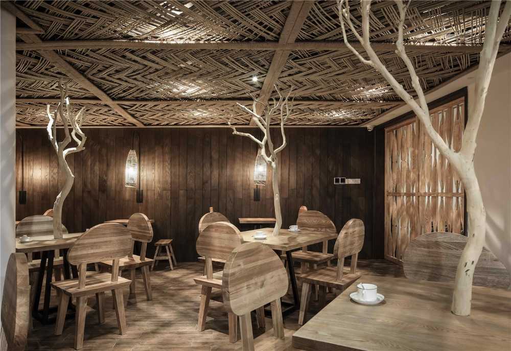 reception arredi soffitto pavimento legno bambù