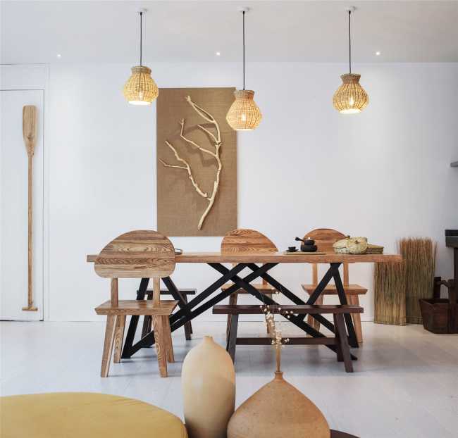 hotel boutique suite arredi tavolo panche finitura legno