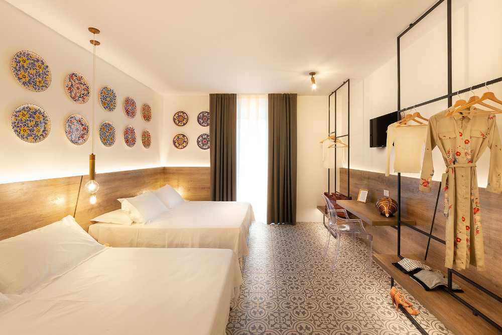 B&B rivestimento ceramica pavimento e soffitto
