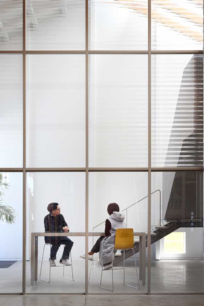 Transparent wall