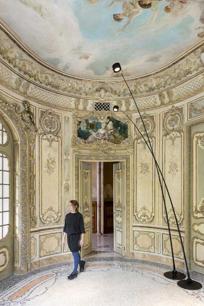 edificio modernista barcellona decorazioni aree comuni