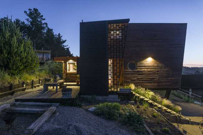 ouse view ocean structure wood large openings