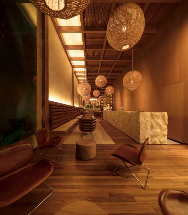 ristorante giapponese pavimento e arredi legno