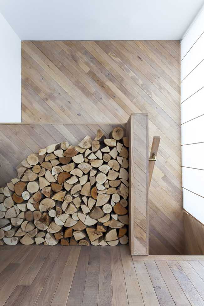 revestimiento de pared de madera instalación diagonal escalera