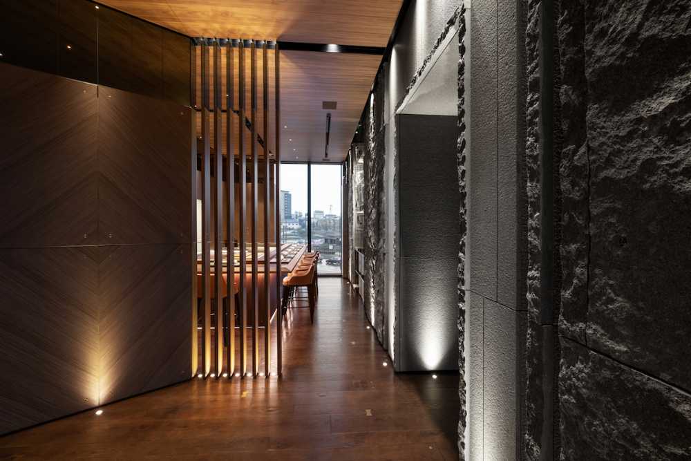 ristorante giapponese milano soffitto plexiglass