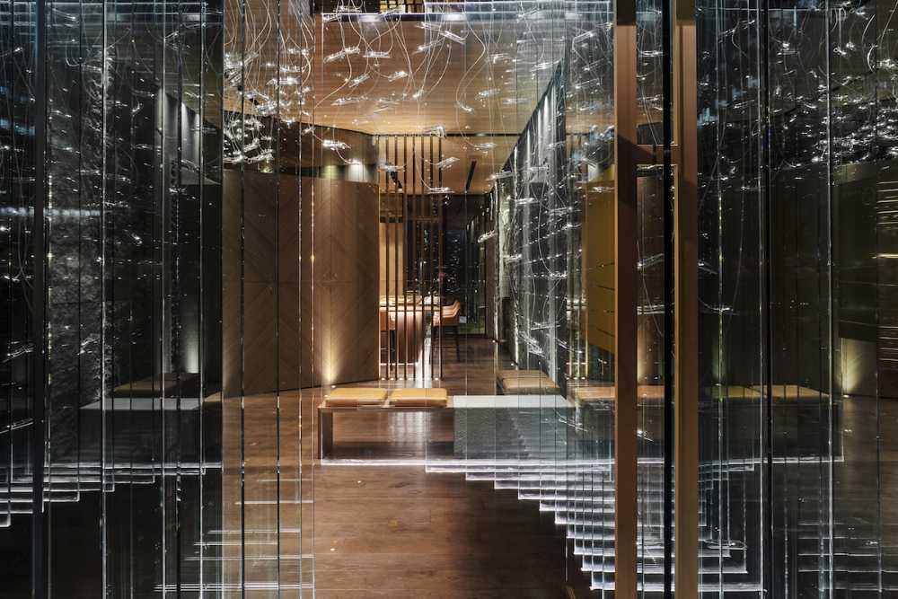 ristorante giapponese milano soffitto plexiglass