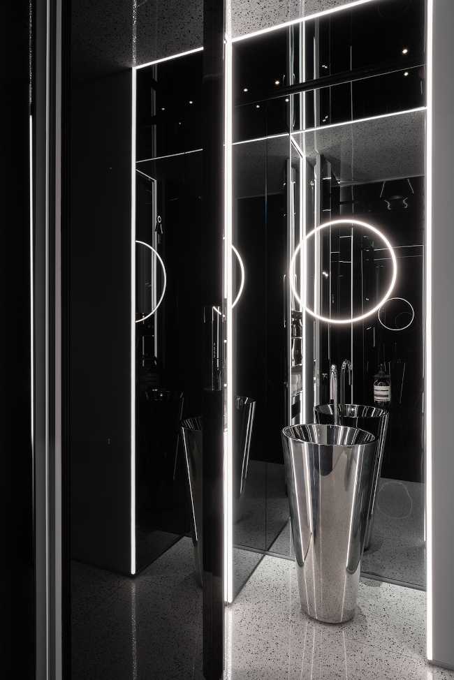 ristorante giapponese milano bagno specchio a rivestimento lavabo metallo