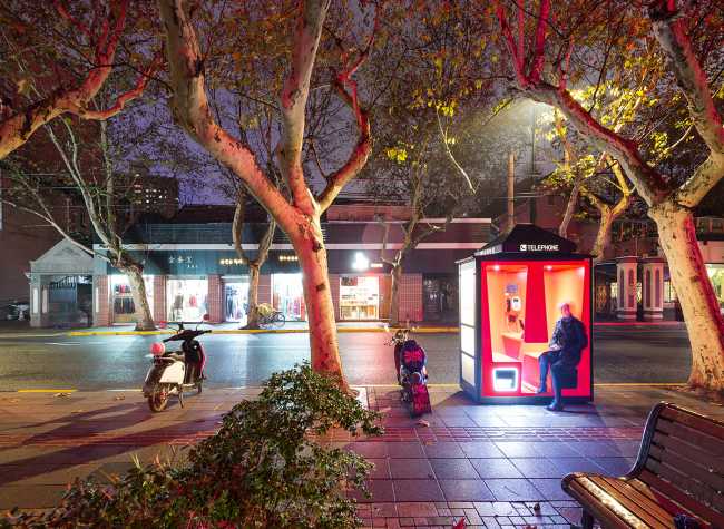 decoración urbana cabina de teléfono renovación de la sesión wifi usb naranja