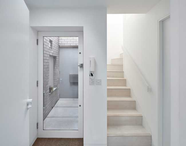 Interno bianco corpo scala