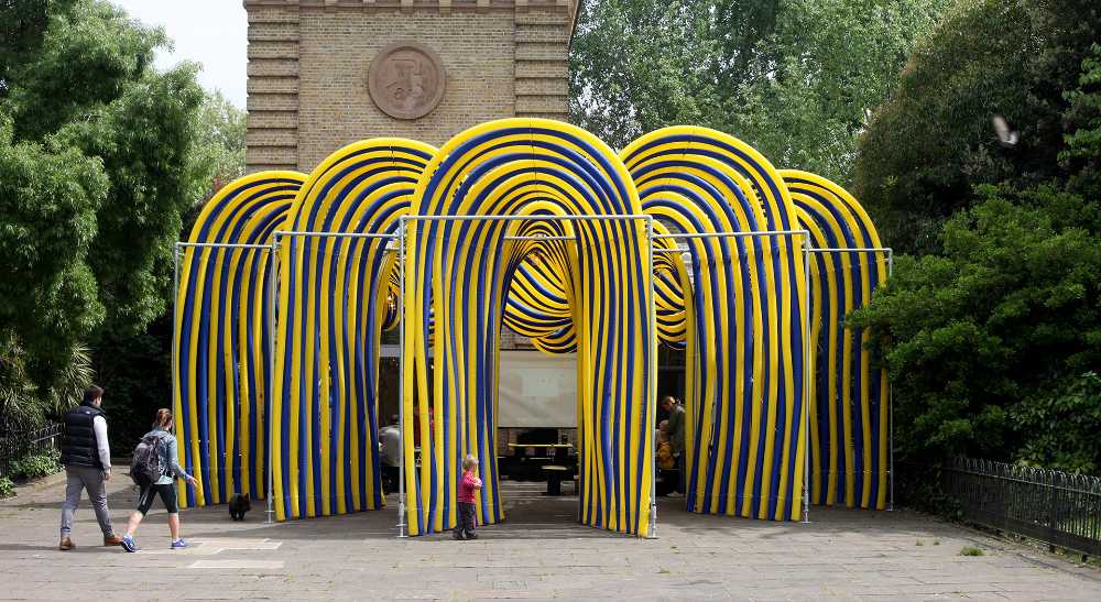 Pabellón instalación temporal tubos Flexi Duct Pump House