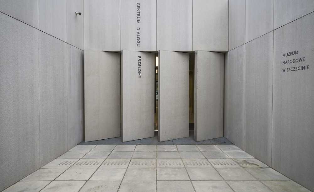 urban square ceramic cladding