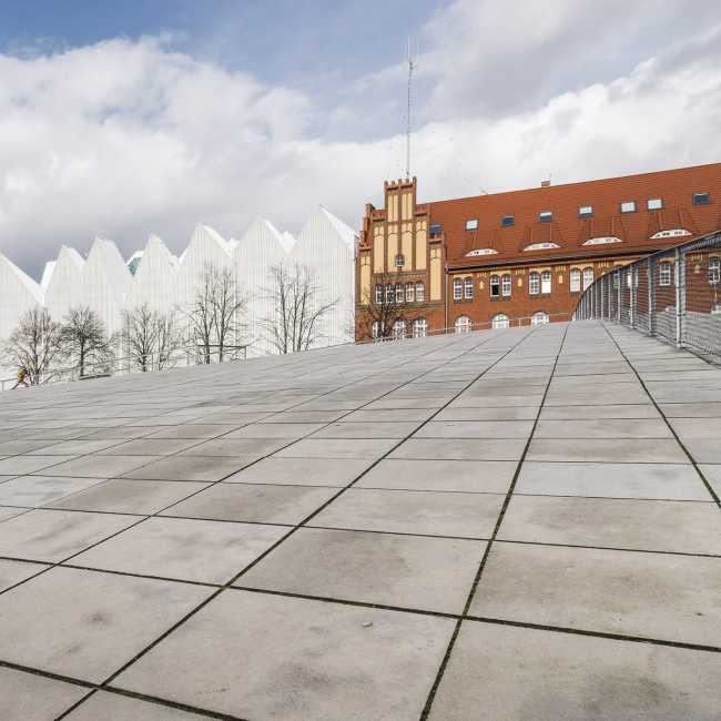 musée place urbaine revêtement en céramique