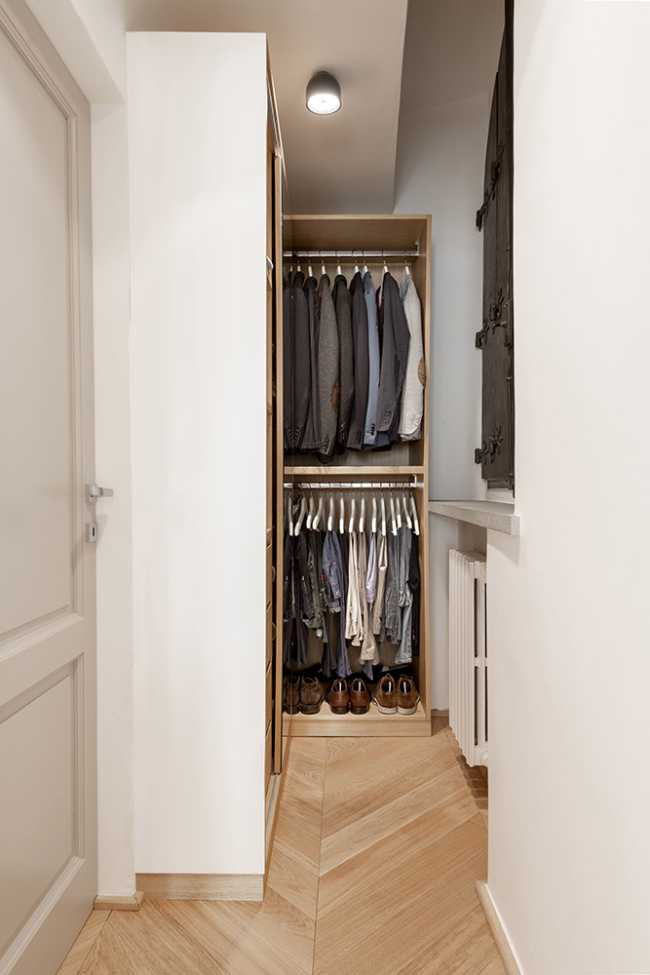 Walk-in closet