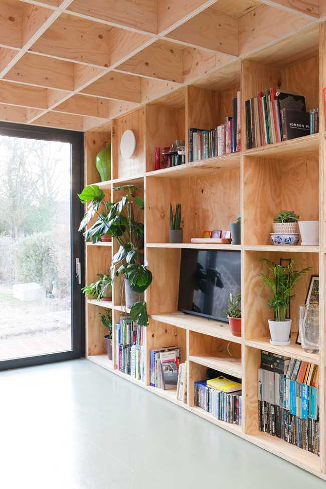 Estantería mural de madera