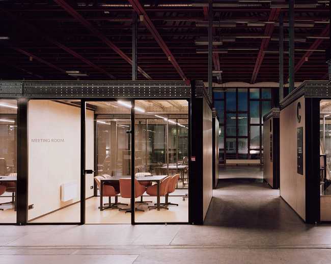 Ancien bâtiment industriel converti