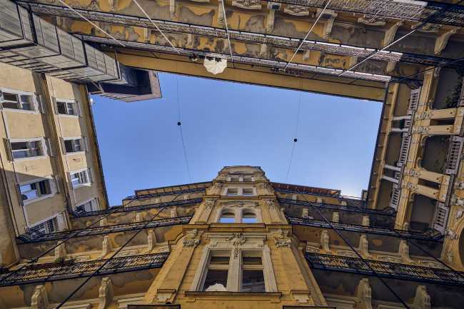 photo architecture courtyard Budapest