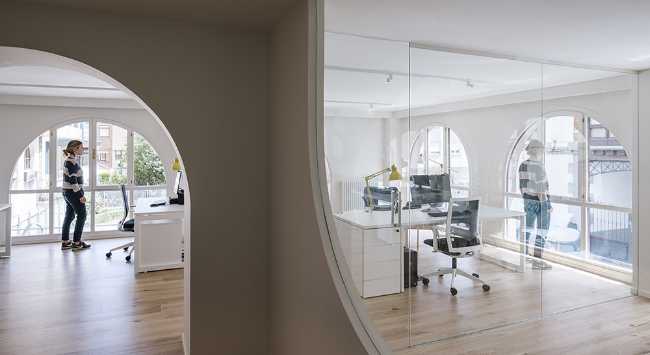 office open space white meeting room