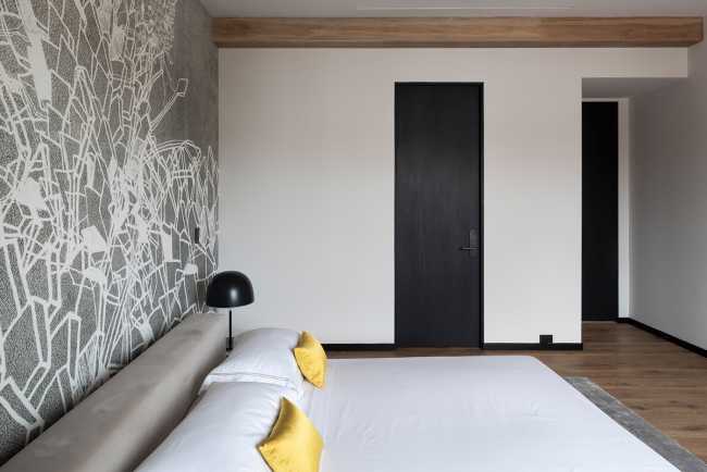 bedroom wallpaper black door