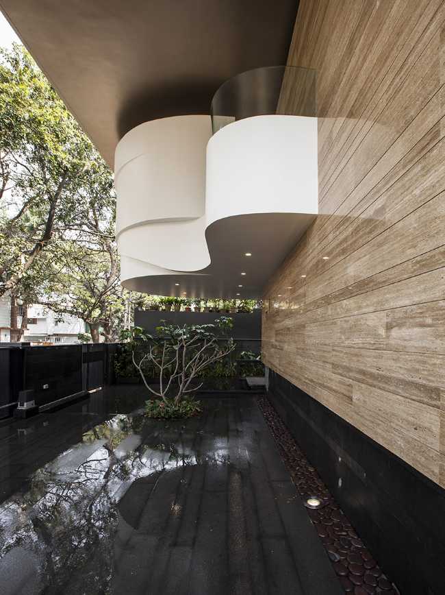 B One, il cortile interno è il cuore della villa sostenibile