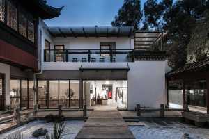 exposition de l'architecture traditionnelle chinoise dans le parc